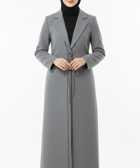 Kawther Yazlık Mantosu – Şık ve Pratik