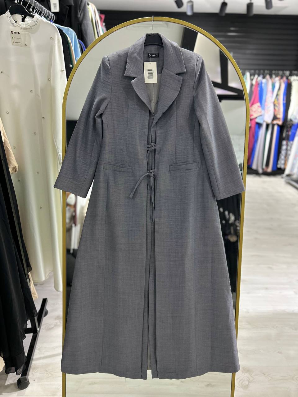 Kawther Yazlık Mantosu – Şık ve Pratik