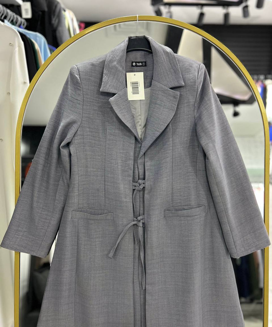 Kawther Yazlık Mantosu – Şık ve Pratik