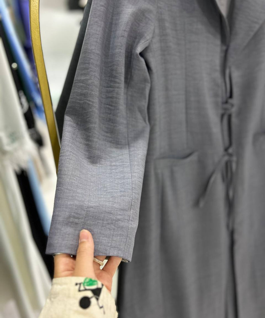 Kawther Yazlık Mantosu – Şık ve Pratik