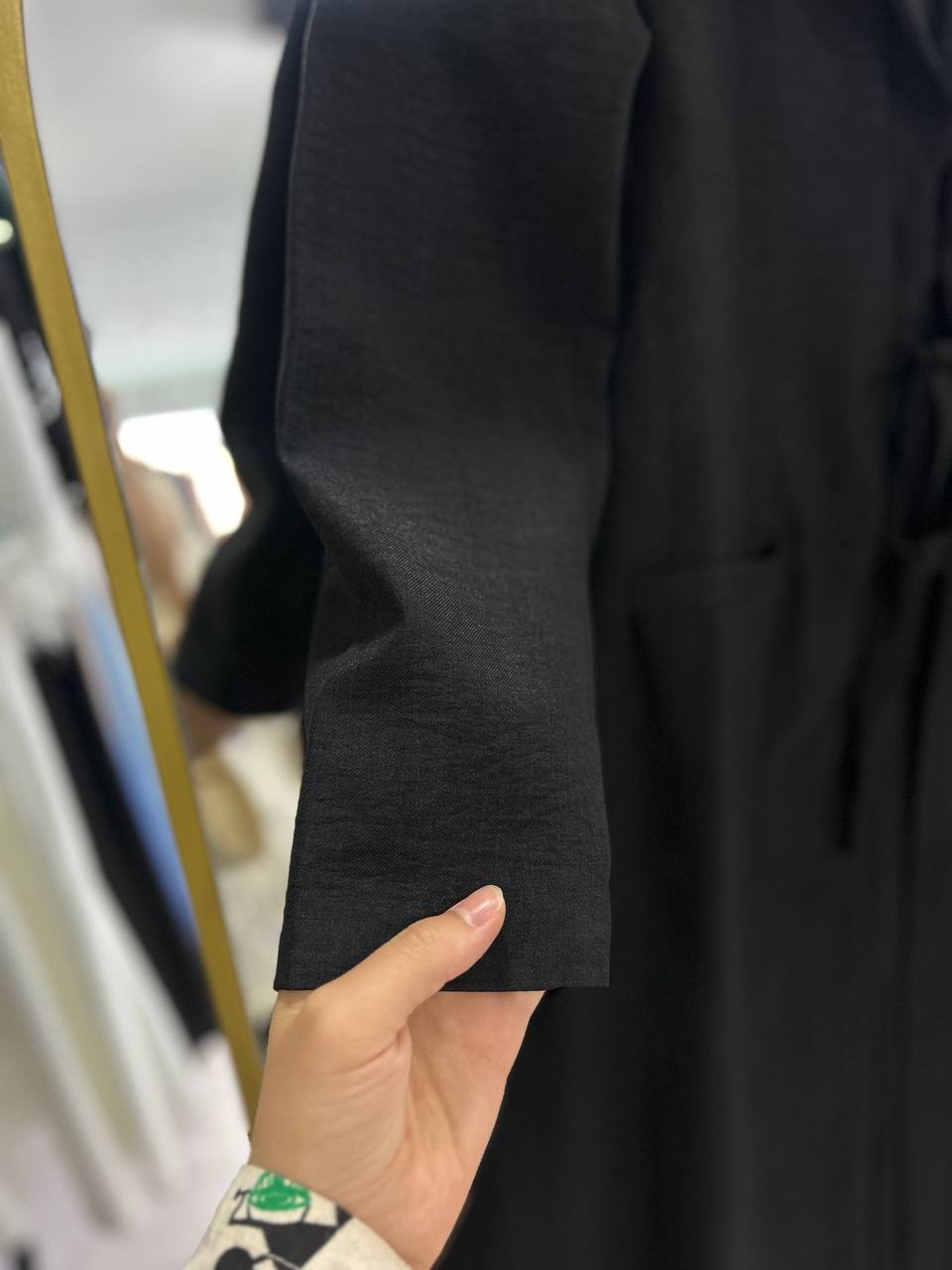 Kawther Yazlık Mantosu – Şık ve Siyah