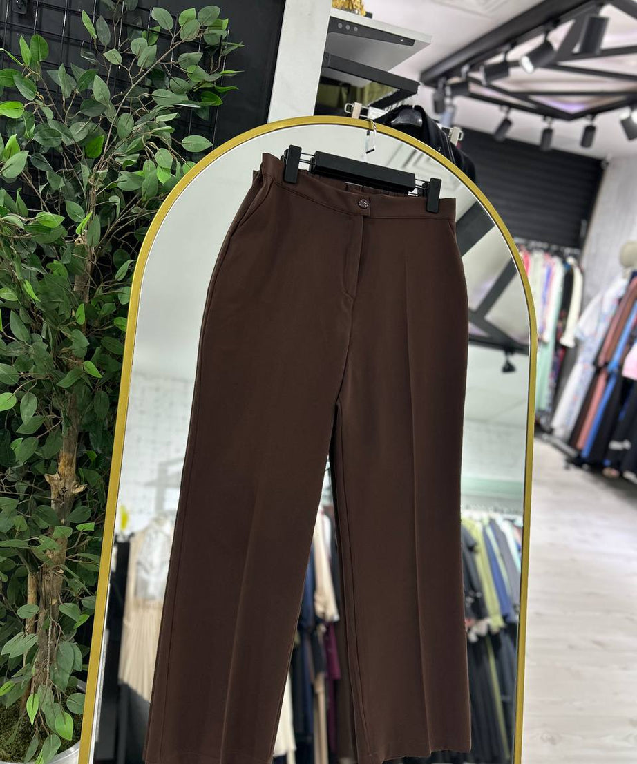 Rania Resmî Takımı (kahverengi)