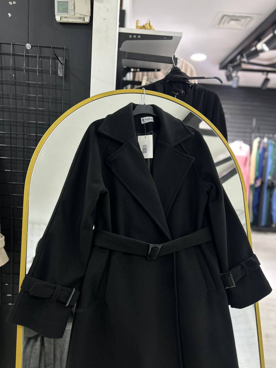 Tima\'nın Resmi Kış Ceketi, Siyah